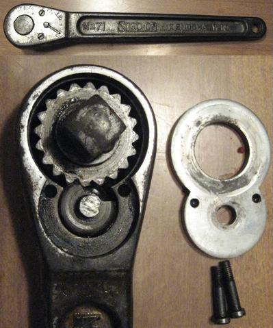 1/2" Drive ratchet inside paw gear